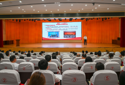 周小勇为2026年平远县中青年干部培训班学员作专题辅导