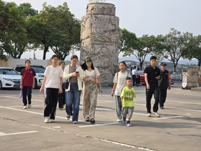梅雁中学举办校园开放日系列活动：  全景展示特色课程与办学理念