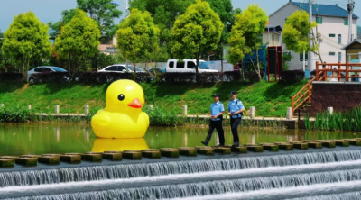 当假期遇上坚守，这抹 “警察蓝” 超安心！
