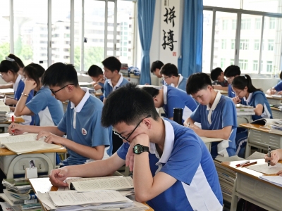 今年梅州3.3万人参加夏季高考，6.1万名初三生参加中考