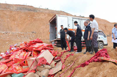 严厉打击非法违法行为！兴宁市开展烟花爆竹集中销毁行动
