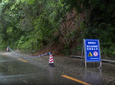 拉警戒 勤巡查 保安全！梅江区加强沿河景点及户外场所防汛安全管理