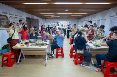 端午承古韵 粽香聚邻里！梅江区三角镇利园社区开展端午主题文明实践活动