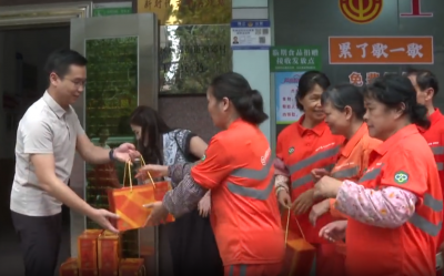 粽香飘一线！梅江区西郊街道工会为户外劳动者送上节日慰问