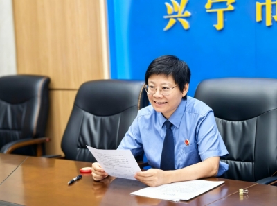 剑胆琴心担使命 丹心一片铸检魂——记广东省优秀共产党员李林凌