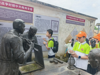 寻红色记忆  访古院书香   咏夏日初长！平远县实验小学开展文学社采风活动
