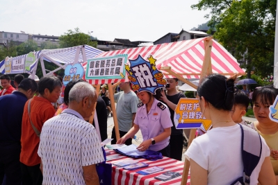 “沉浸式”普法添活力！大埔税务联合多部门开展普法宣传活动
