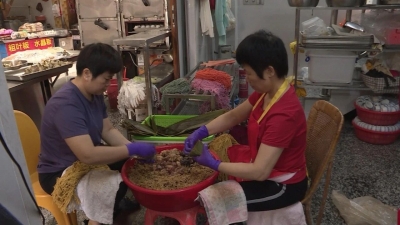 端午将至 粽香满城！丰顺县城粽子市场迎来销售热潮