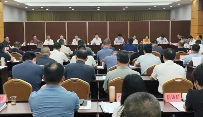 兴宁市政府党组（扩大）会议和常务会议召开：学习贯彻习近平总书记重要讲话和重要文章精神 部署近期重点工作 