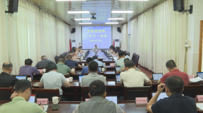 刘裕君主持召开县政府党组（扩大）会议和县政府常务会议：抢抓机遇聚力攻坚 全力以赴推动蕉岭高质量发展“节节高”