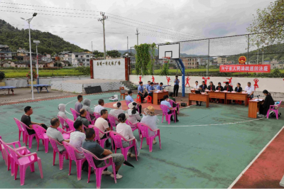 兴宁法院巡回审判进乡村，以案释法护青山