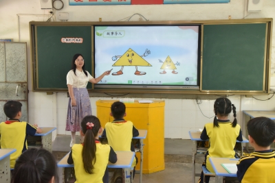 深耕讲台 育梦成光！记丰顺县埔寨镇塔下华侨学校教师罗文熙
