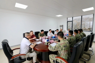 张志锋走访慰问驻丰部队官兵