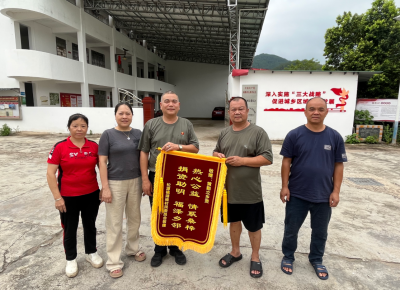 政协委员献爱心！52盏路灯点亮梅县区松源镇湖维村村民夜间出行路