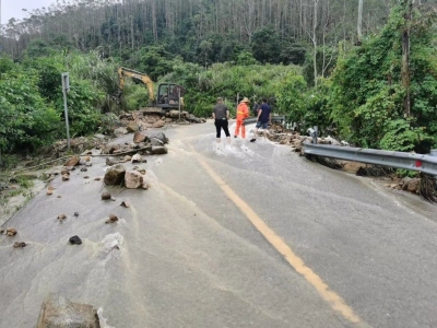 丰顺县公路事务中心：“汛”速出击 全力抢险保畅通