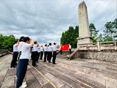 市委办公室开展迎接中国共产党成立105周年系列活动：以党建引领“三服务”提质增效