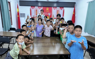 广财“宁聚青力”实践团赴兴宁市打造七彩暑期课堂