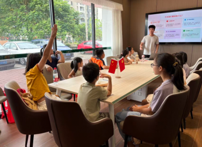 “红梅聚力·邮惠民生”少年智趣课堂公益活动走进梅江区三角镇墟镇社区