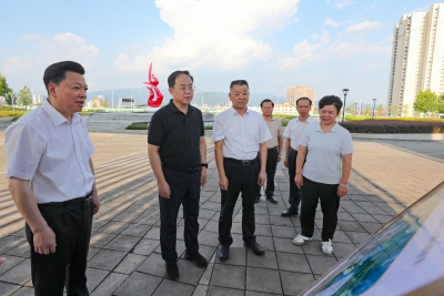 何晓军到丰顺县调研：坚持制造业立市 统筹抓好城乡发展 全力推动现代化建设取得新成效  