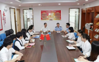 警银联动筑防线！梅县公安深入银行开展反诈实操培训