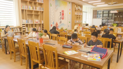 图书馆成暑期“充电站”！日均接待读者超千人次