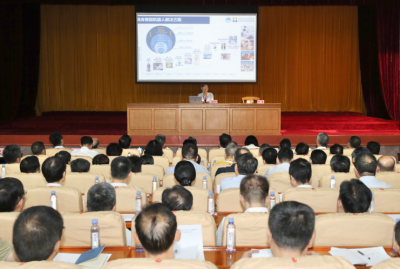 我市举办“客家讲坛·具身智能机器人与智造——发展机遇与未来”专题报告会暨市委理论学习中心组（扩大）学习会  抢抓智能产业机遇 积蓄高质量发展动能
