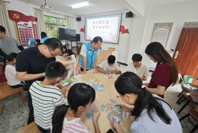 写书法、做灯笼、逛好物集！兴宁市径南新洲村这场双节文明实践活动氛围感拉满