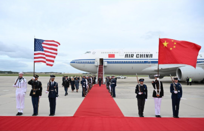习近平主席抵达华盛顿 80秒看美方高规格迎接