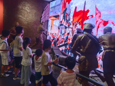 沉浸式学红色历史！梅县区雁洋镇社工站组织开展青少年红色传承系列活动