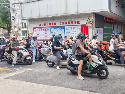 不戴头盔？你将“上镜”！梅江区将启用5套电子监控设备