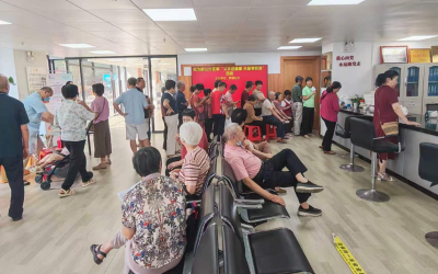 便民义诊暖人心！梅江区金山街道群福社区为老年居民送上家门口健康服务