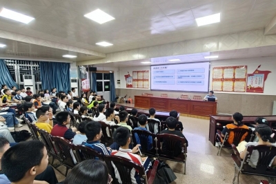 开学“必修课”，有温度有深度！五华公安深入校园开展法治宣讲活动
