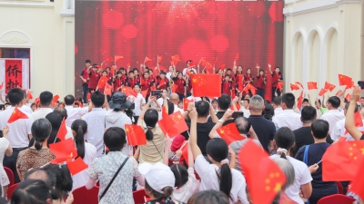 礼赞祖国 共谱华章！梅州各地举行多种活动庆祝新中国77周年华诞 