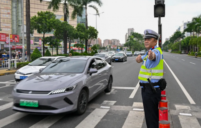 “警”色护平安！兴宁公安民警国庆值守一线 守护万家灯火