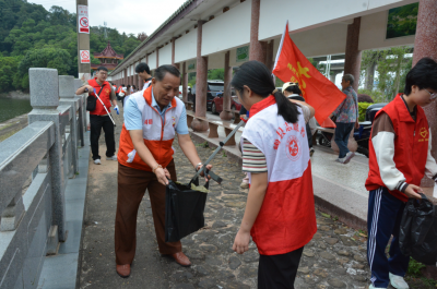 微光聚合力 净滩护泮湖！梅县区启善志愿者协会走进泮坑景区开展净滩护水环保行动