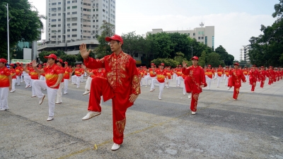 欢度重阳佳节，绽放银发风采！梅州300余名太极爱好者共赴健身盛宴