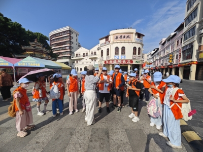 嘉应古城会说话：32名梅州日报小记者走读古城寻文脉