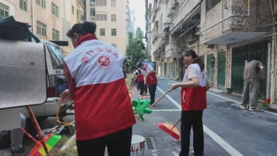 无物业小区大变样！梅县区岗子上社区志愿者集中清扫焕新家园